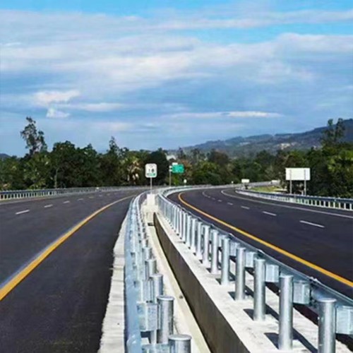 道路分隔带护栏