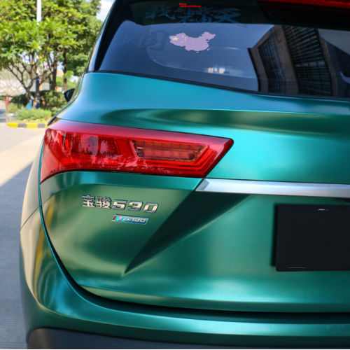 宝骏530电光祖母绿汽车改色膜