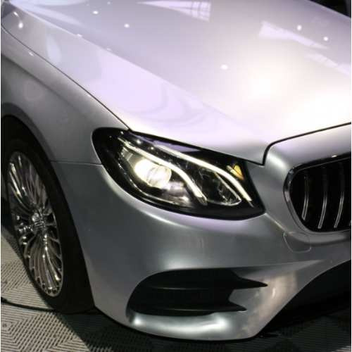 奔驰E260L超亮金属太空银