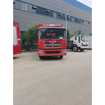 重汽豪沃8吨水罐消防车