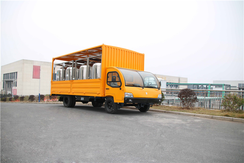 3四轮电动搬运货车