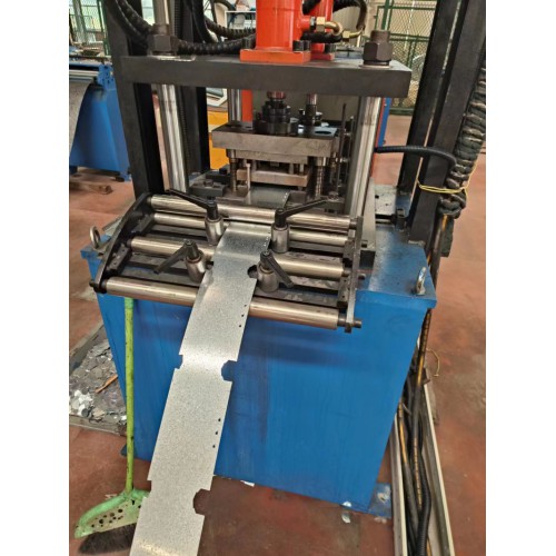 新型工具箱壳体生产线