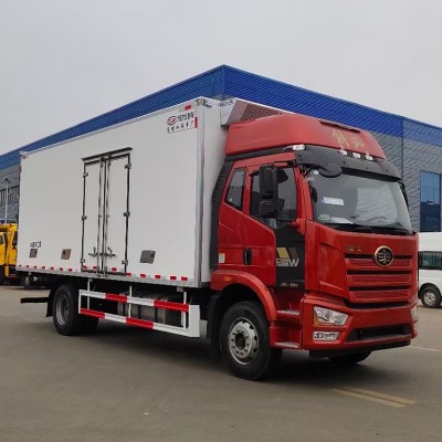 解放J6L尊享版6.8米冷藏车(国六)
