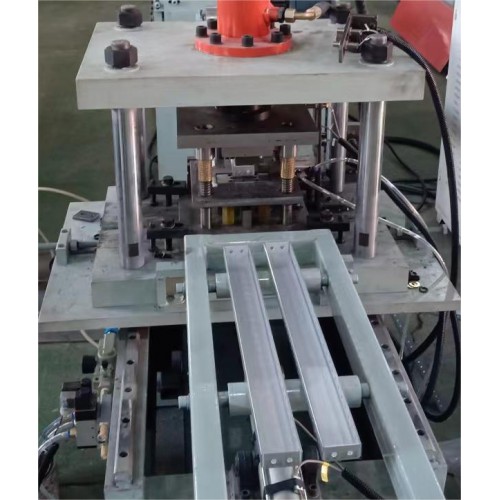 全自动GGD抽屉梁生产线