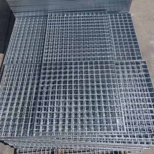 窗鱼池水沟盖板篦子 加厚镀锌钢格板装修面 鸽舍地网加工