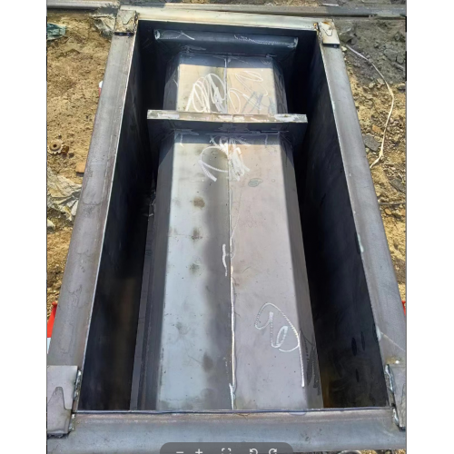 矩形槽钢模具   急流槽钢模板