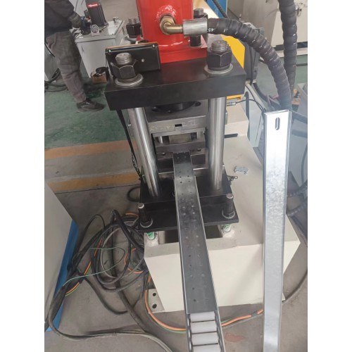 全自动21柜生产线/安装梁立柱横梁生产设备