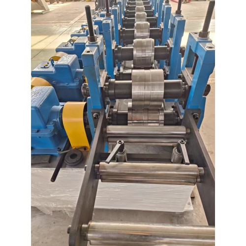 全自动21柜GCS柜立柱横梁生产线