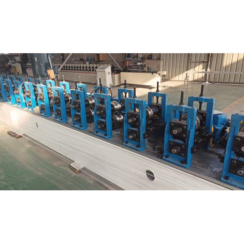 全自动配电柜C型材生产线安装梁生产设备