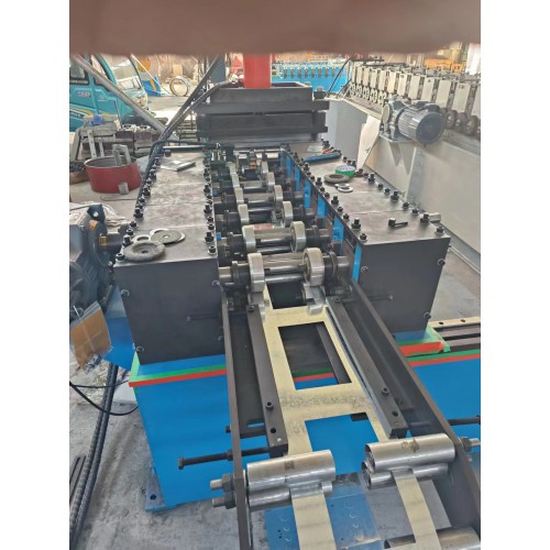 全自动配电柜C型材生产线  设备稳定 高效节能