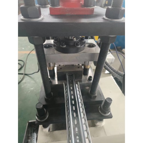 全自动21柜生产线 双边安装梁生产设备