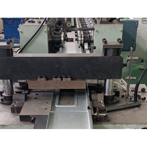 出口型配电箱生产设备