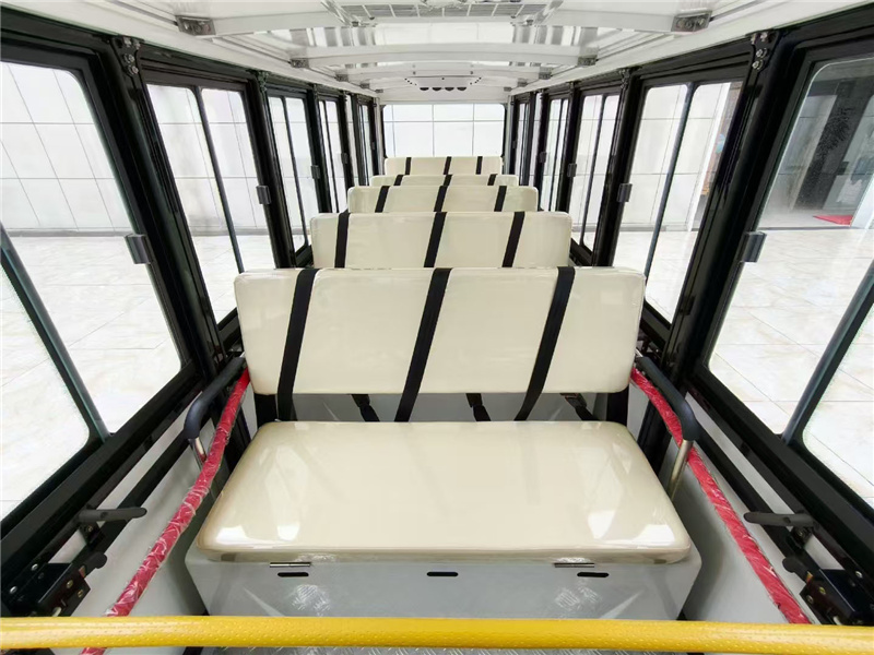 8大型电动游览车