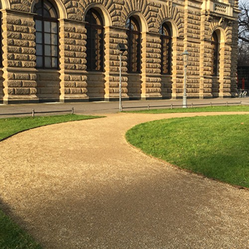 生态素土铺装道路